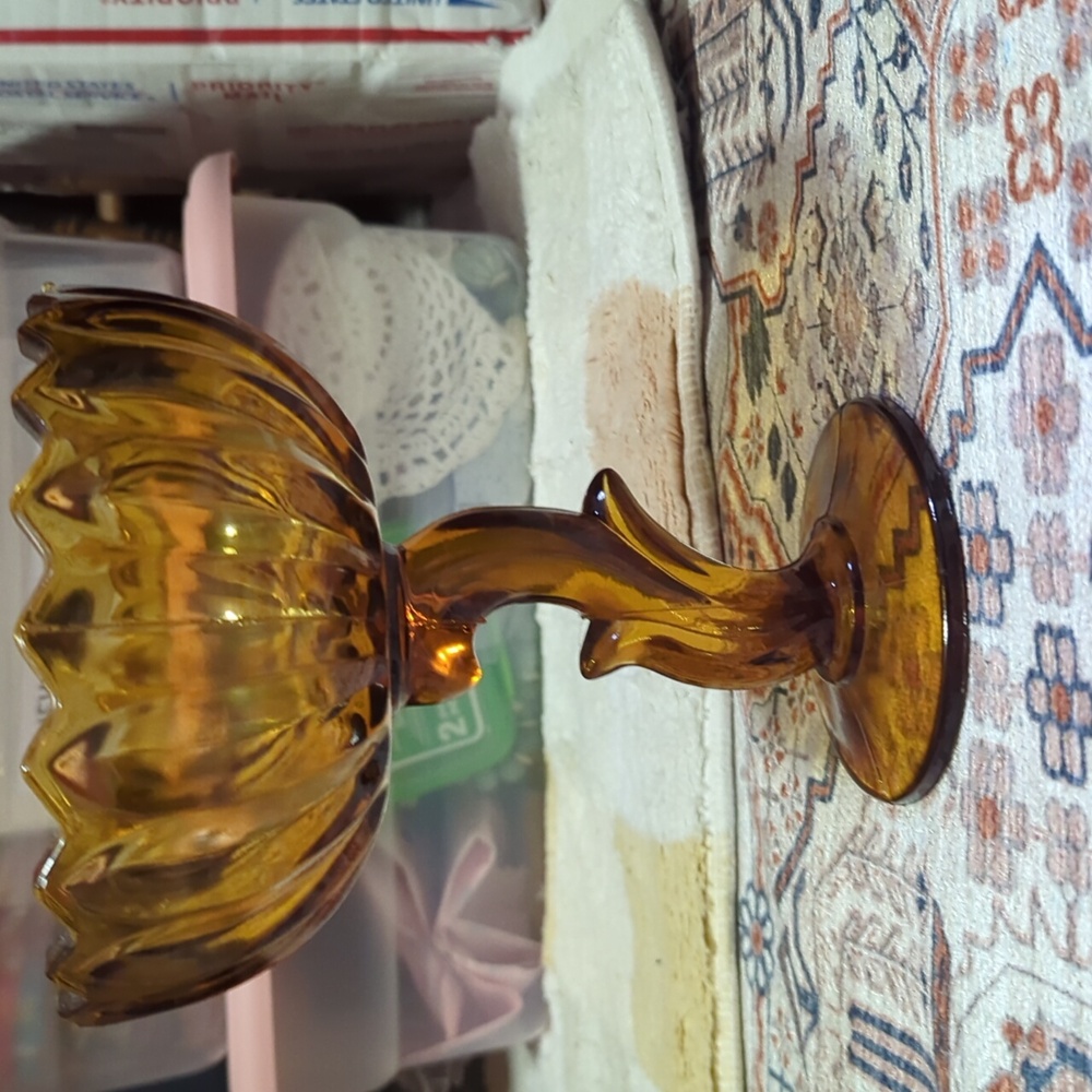 Amber Tulip Scalloped 7.5" Vintage Pedestal Compote Fruit/ Candy Dish MCM Dark - Picture 2 of 7